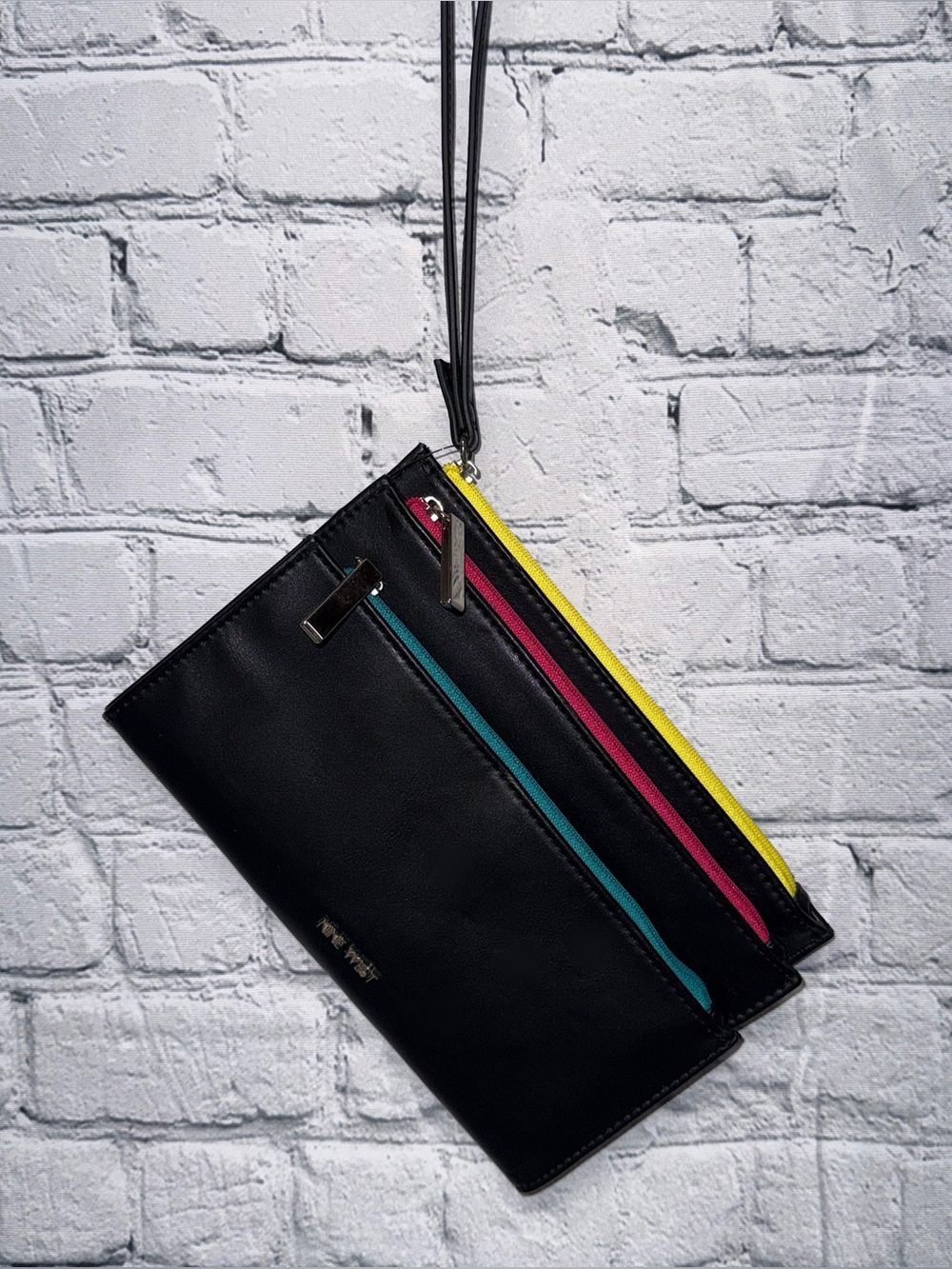 NWT! Nine West Multi Compartment Wristlet